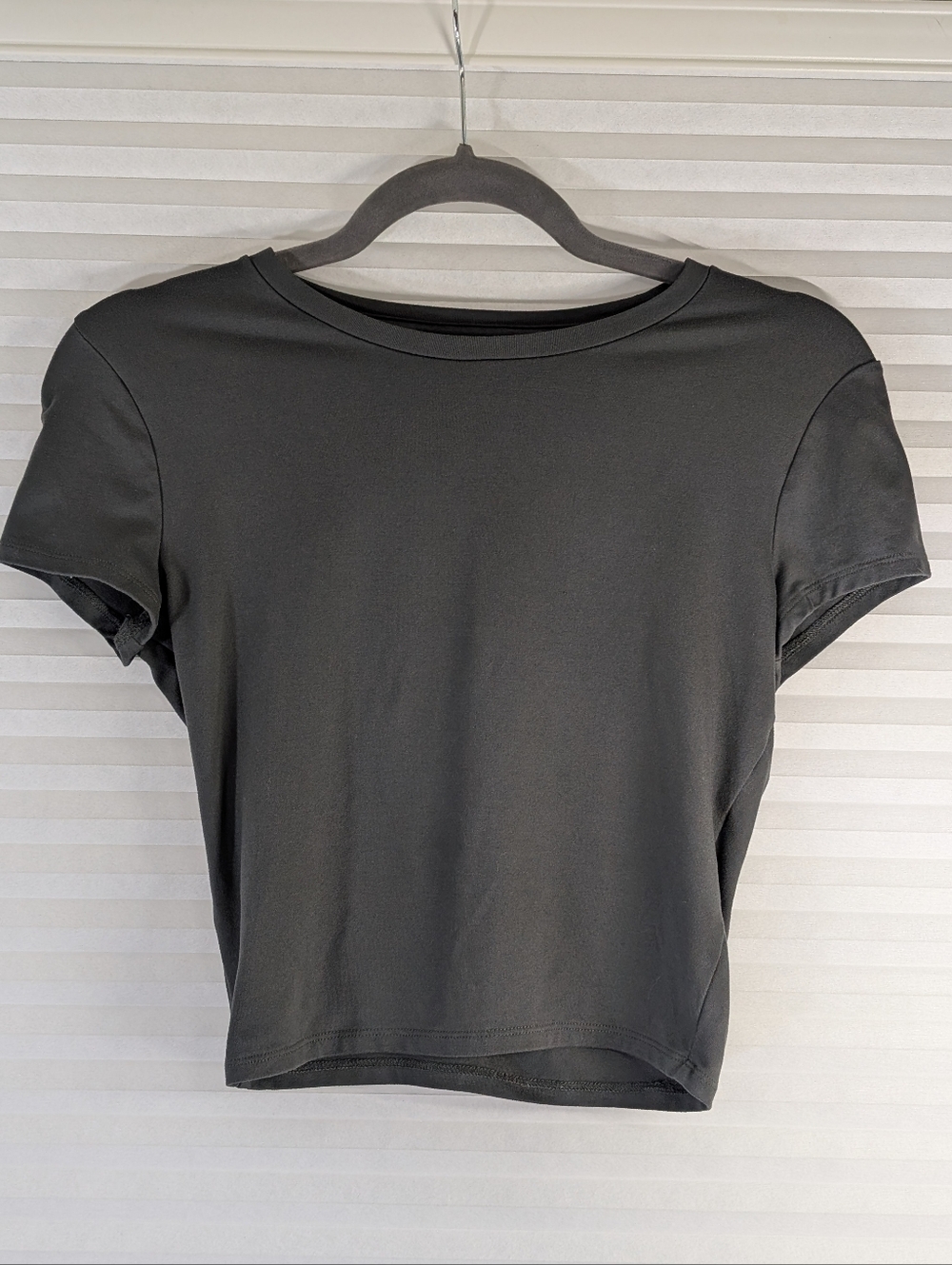 Hollister Charcoal Crewneck Short Sleeve Cropped T-Shirt Size Small